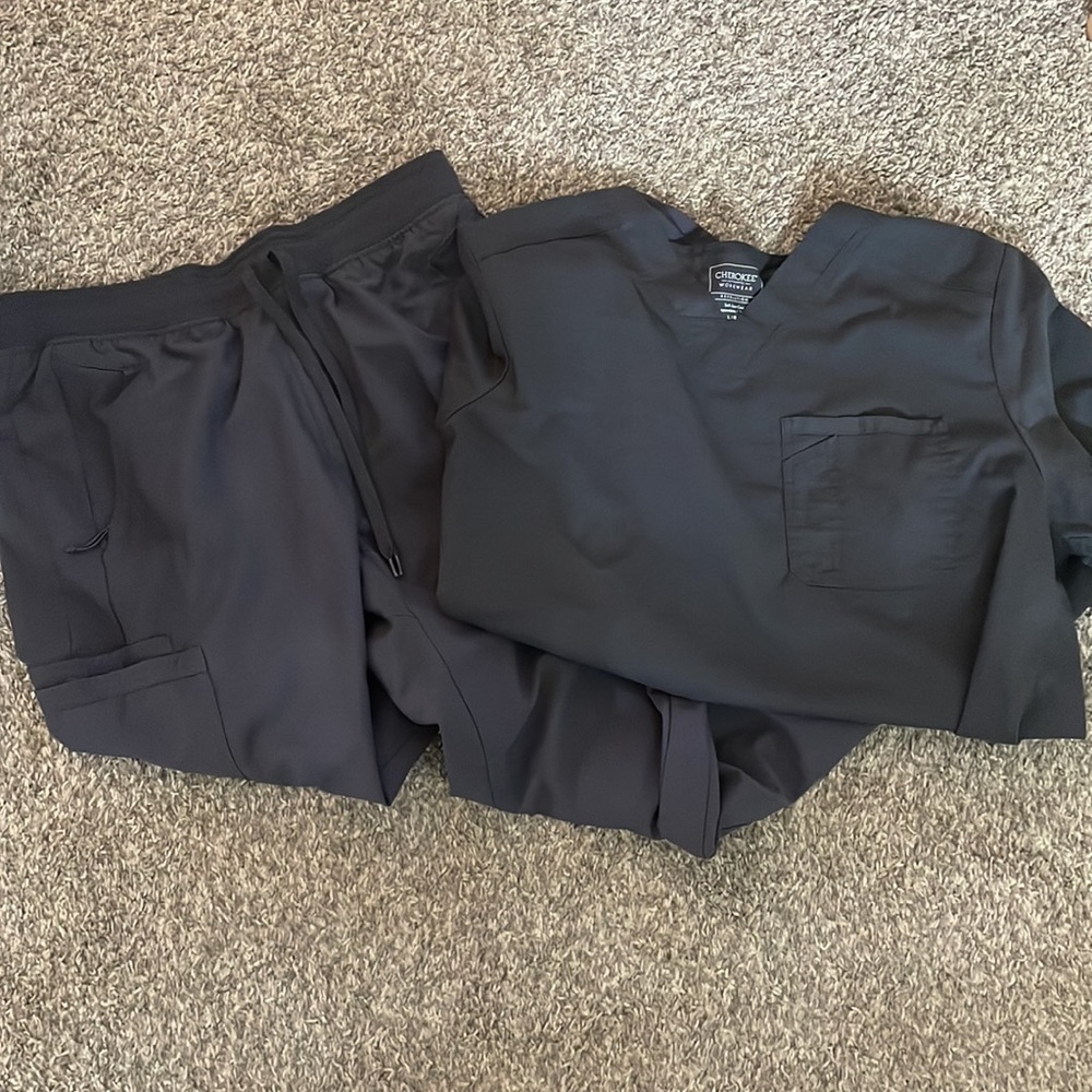 FULL SET: Large pewter Cherokee joggers and short sleeve scrubs